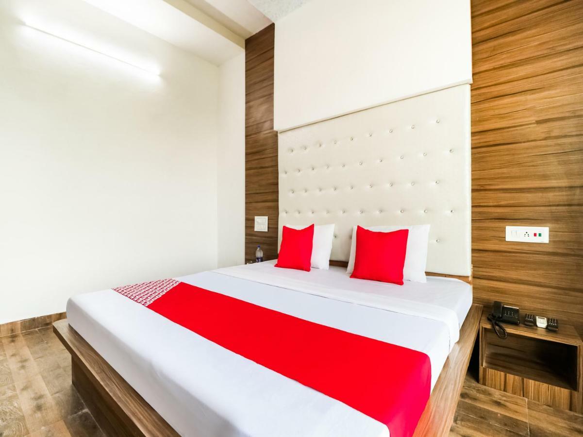 Oyo 47630 Grand Villa Moga Esterno foto
